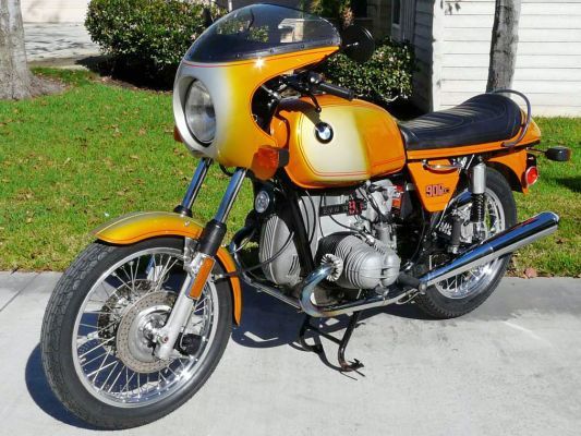 Moto BMW vintage R90S, célèbre routière sportive des 70's